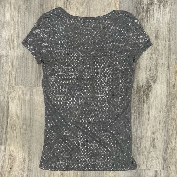 American Eagle Outfitters Favorite Tee Gray Silver Geo V Neck T-Shirt Size S - Picture 9 of 9